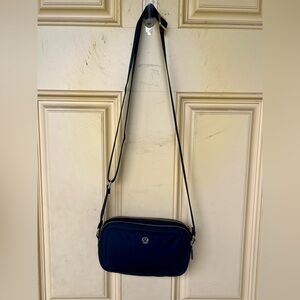 Lululemon Black Camera Bag 2L